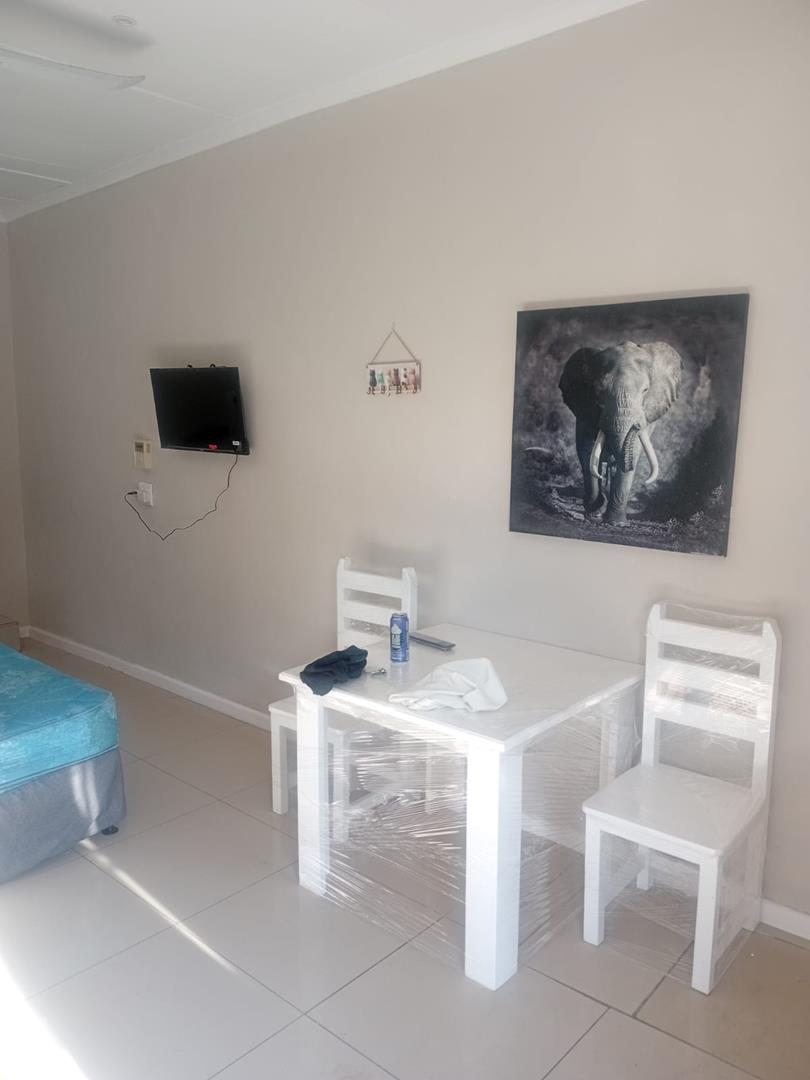 To Let 1 Bedroom Property for Rent in Humewood Eastern Cape